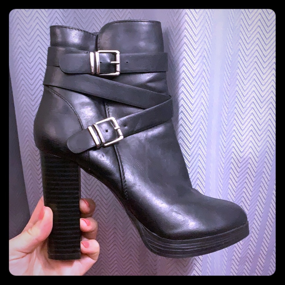 Black heels 5.5